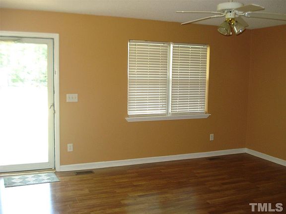 4th image of 68 Hammerstone Dr