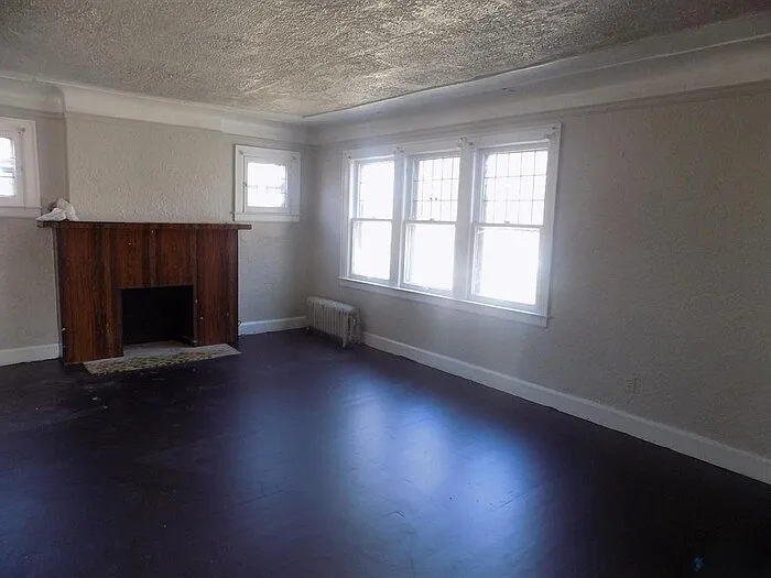14137 Mansfield Ave — Photo 6
