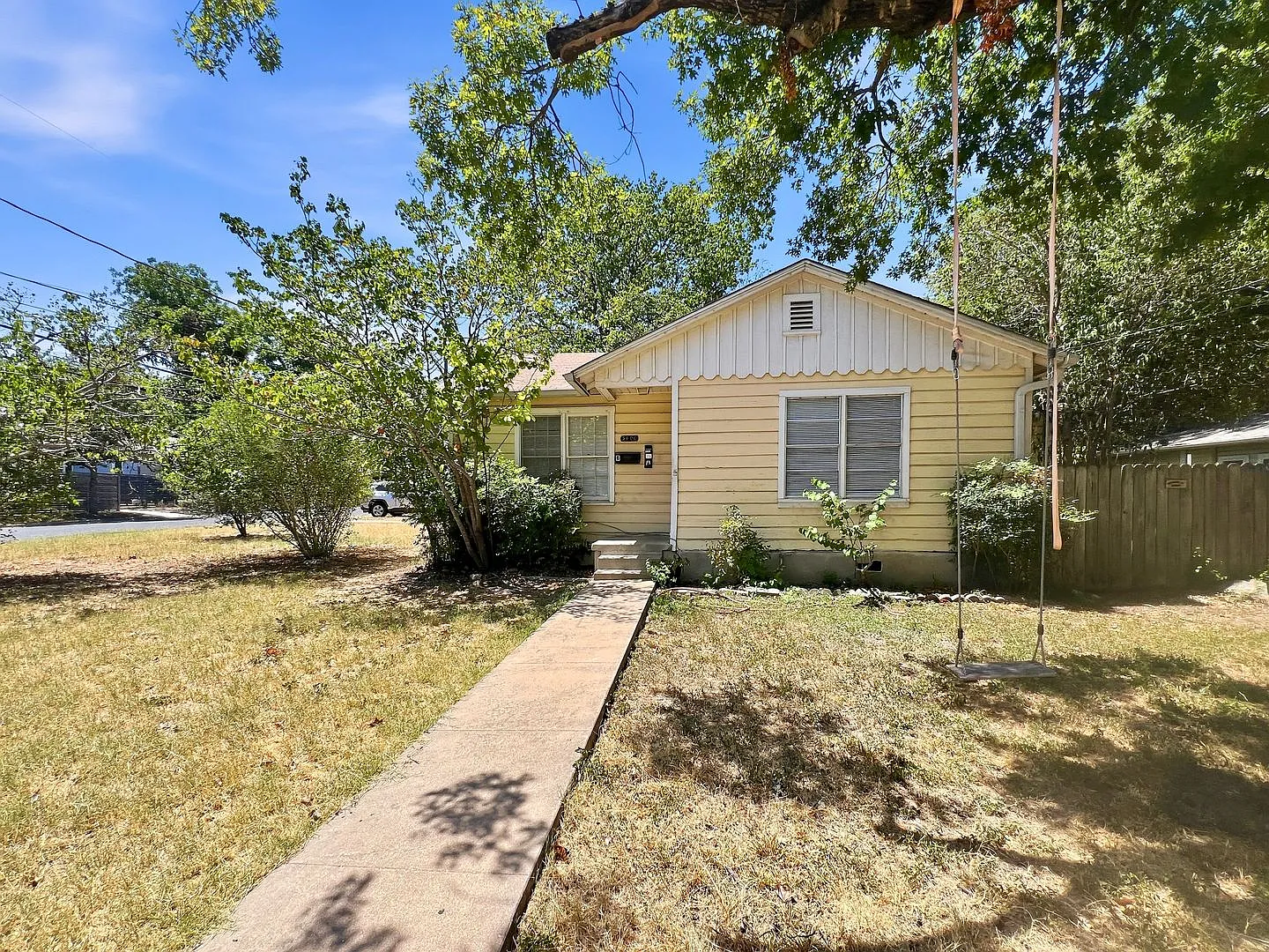 5400 Harmon Ave — Photo 1