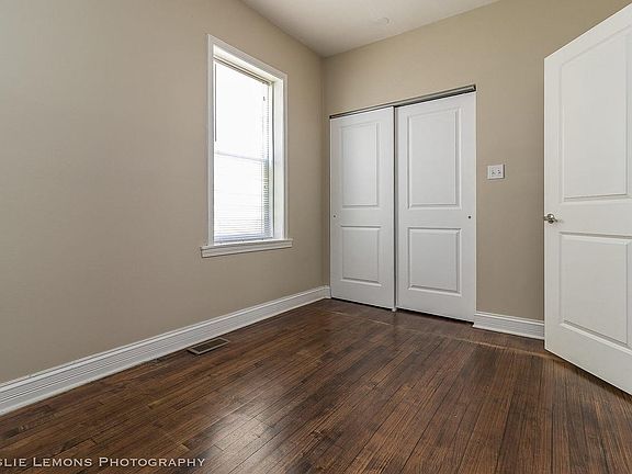4th image of 4946 W School St #1