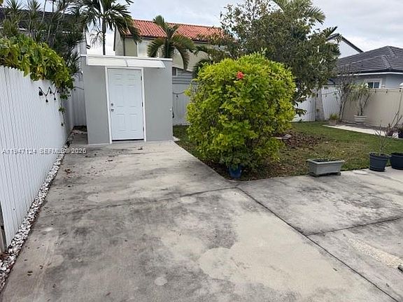 4th image of 11541 SW 142nd Pl