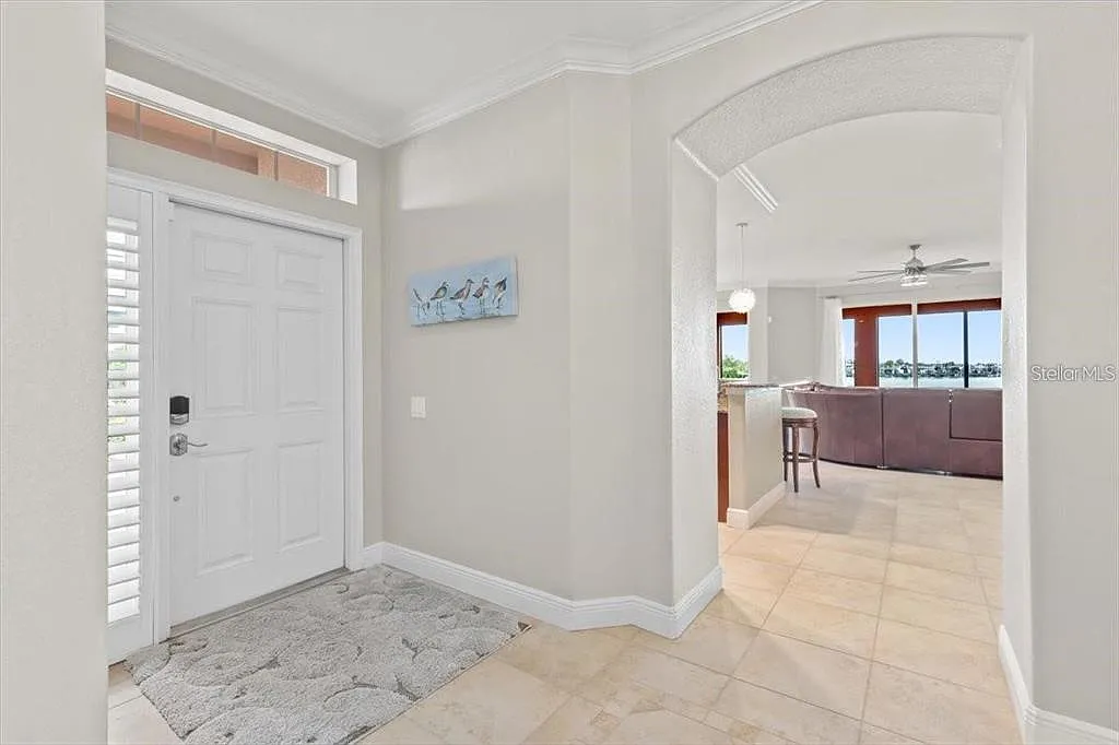 3 bed, 2.0 bath, 1748 sqft, $5,000 — Photo 4