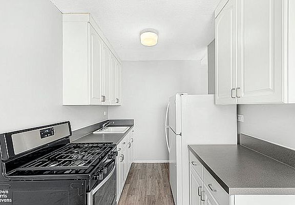 5th image of 1601 3rd Ave APT 19E