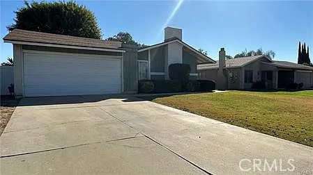 2057 S Cherry Ave — Photo 2