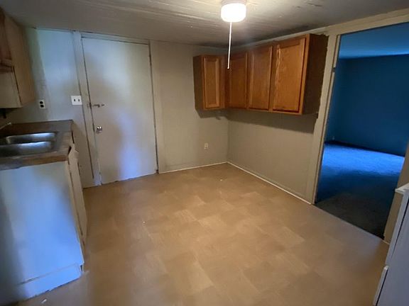 5th image of 1849 Countryman St