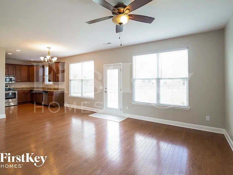 131 Woodbrook Way — Photo 4