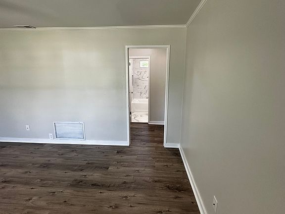 4th image of 1610 Garland Pl