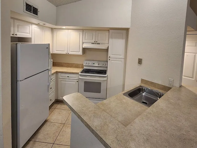 5737 Gatlin Ave #423 — Photo 11