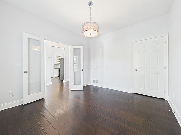 5th image of 248 Beechnut St