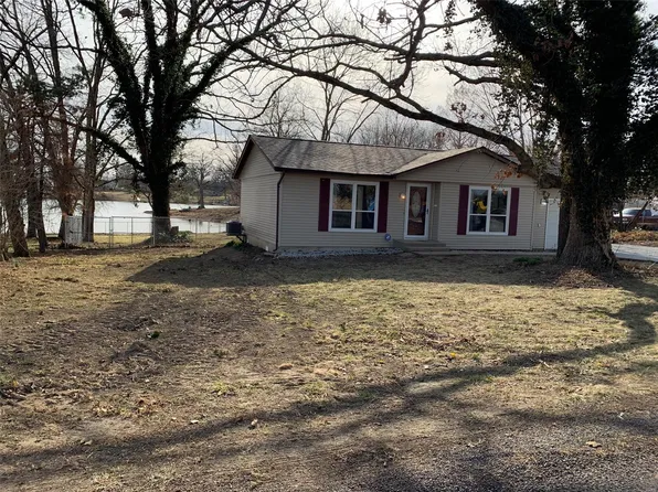 212 Crescent Lake Rd, Saint Clair, MO 63077