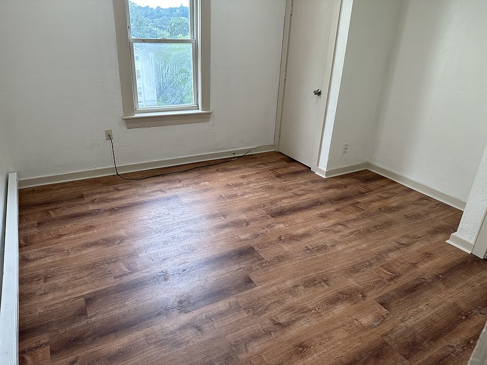 2nd image of 225 Vernon St APT 2