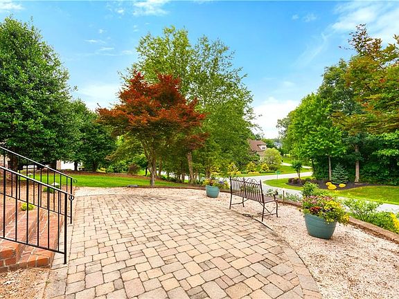5th image of 7809 Charles Place Dr
