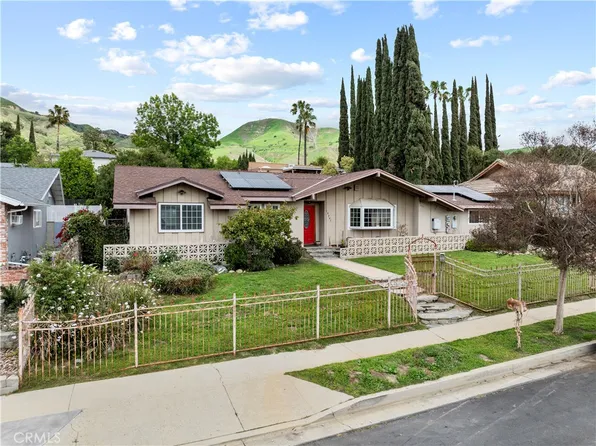 10341 Arnwood Rd, Sylmar, CA 91342