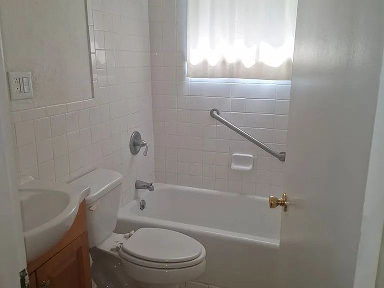 184 Elm St — Photo 34