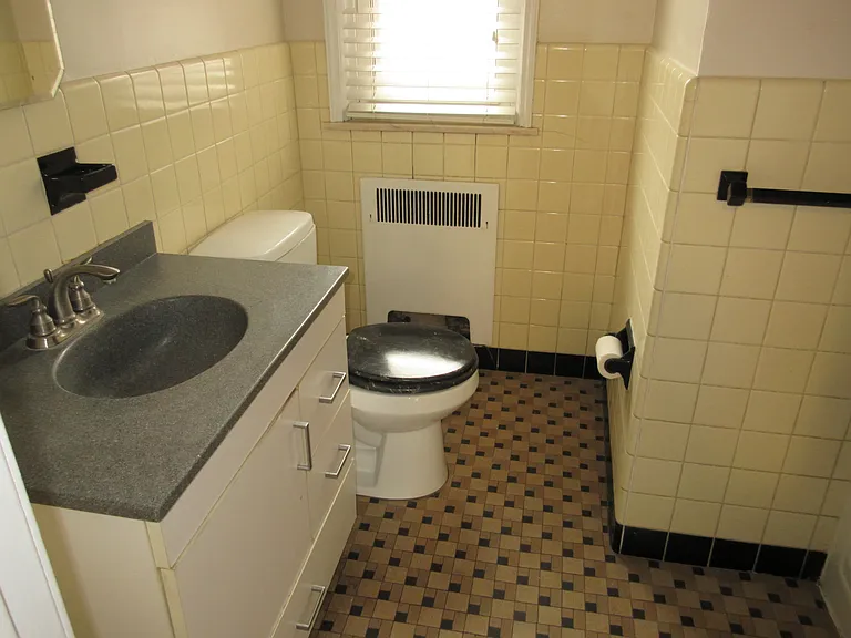 West-Lee bathroom