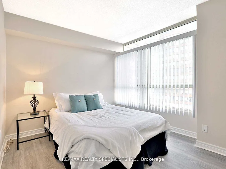 2470 Eglinton Ave W #507 — Photo 11