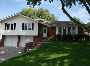 14870 Harvey Oaks Ave, Omaha, NE 68144