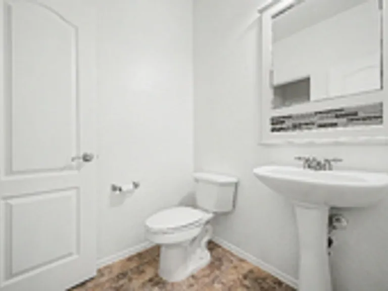 4947 E Odessa Dr — Photo 10