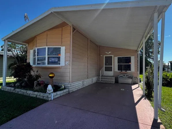 24 Flores Del Norte, Fort Pierce, FL 34951