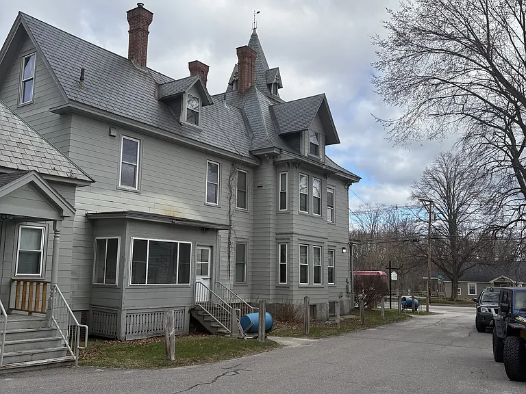 881 Main St #5 — Photo 20