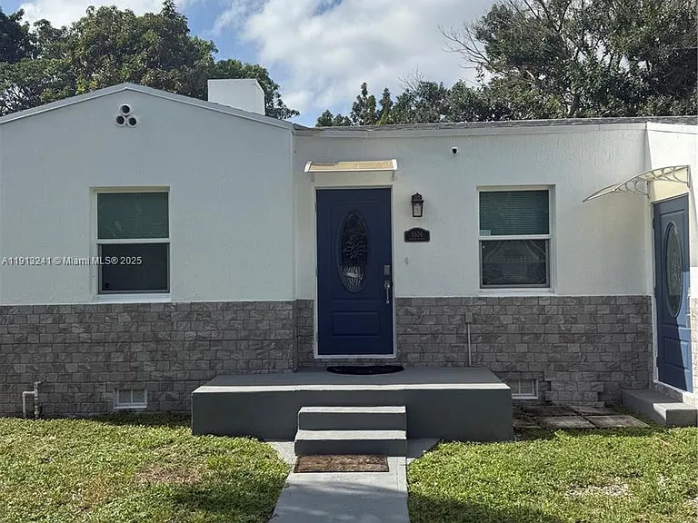 5636 NW 4th Ave #STUDIO — Photo 1