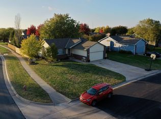 1902 E Sunset Ct, Goddard, KS 67052