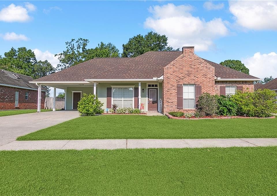 1st image of 17245 Fountainbleau Dr