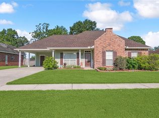 17245 Fountainbleau Dr, Prairieville, LA 70769