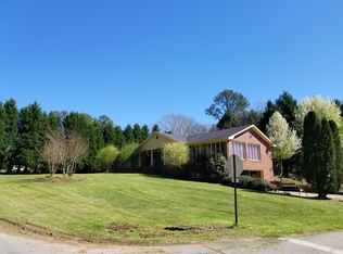 158 Ridgeway St, Winder, GA 30680