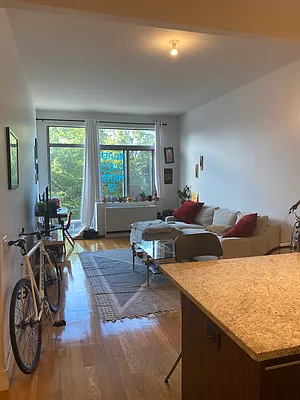 Rented by Chana Ofek, LREB | media 42