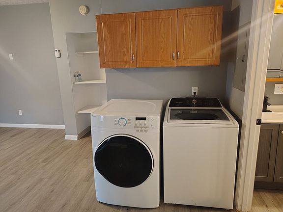 2nd image of 609 E Mulberry St #1