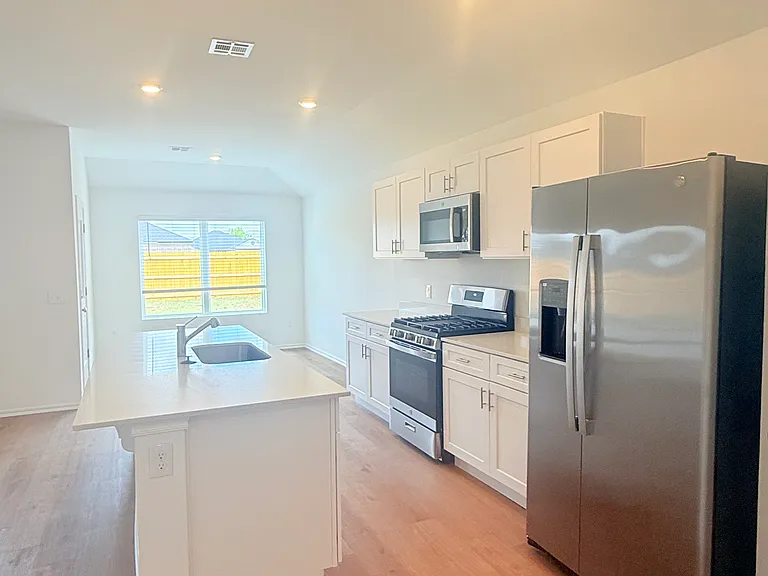 16217 Lovers Ln — Photo 9