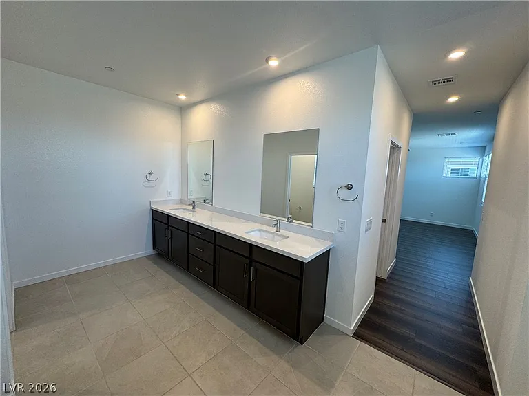 3262 Fountaintree Ave — Photo 42