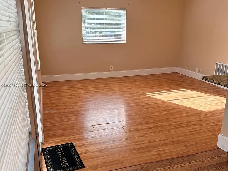 1125 NE 16th Pl #201 — Photo 3