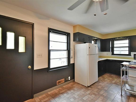 5th image of 255 Waite Ave N