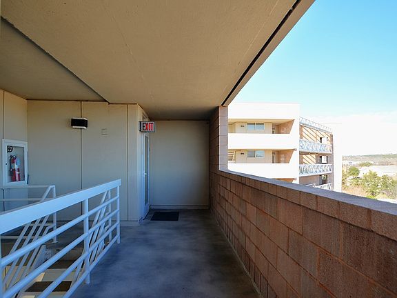 2nd image of 1000-4A Guadalupe St