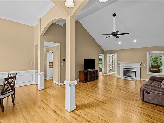 4th image of 592 Carson Ridge Dr