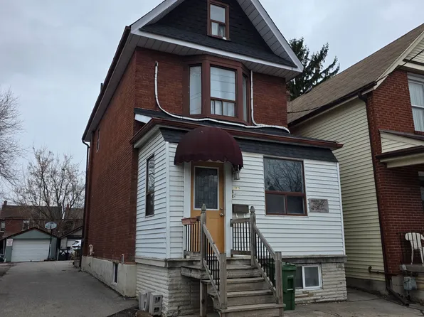 1075 Dufferin St, Toronto, ON M6H 4B5