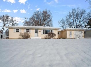 5115 Sunnybrook Dr, Fort Wayne, IN 46835