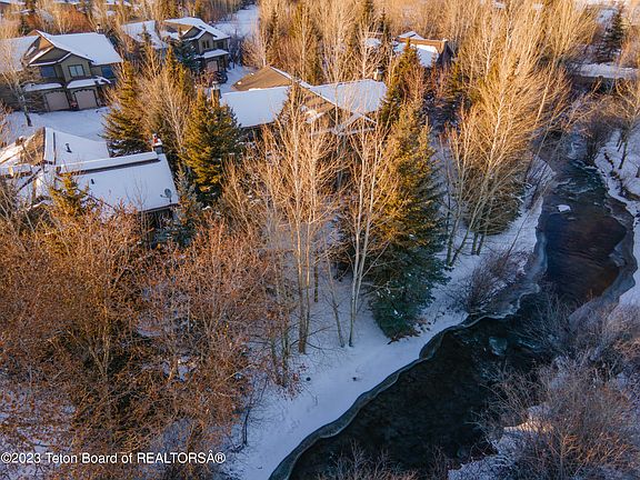 2nd image of 114 Trail Creek Dr