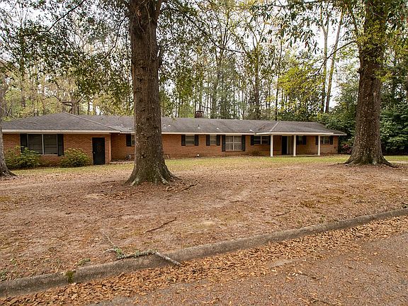 2nd image of 598 Willow Dr