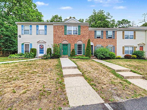 3rd image of 170 Rumson Dr #170