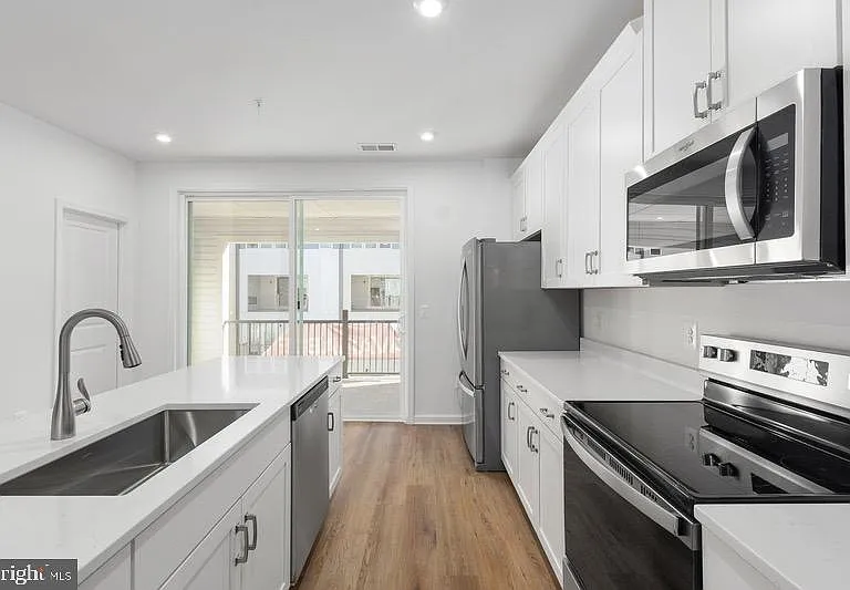 2534 Neabsco Common Pl — Photo 15