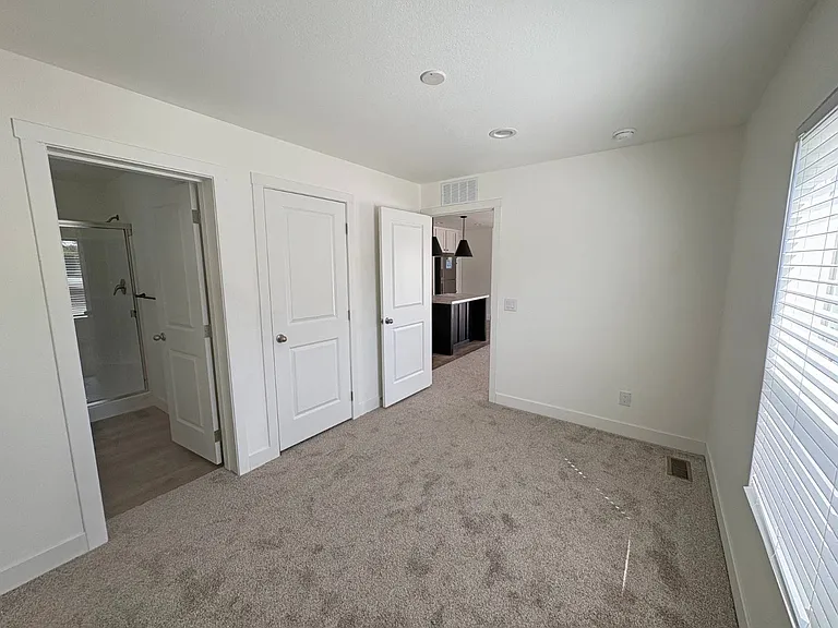 1700 State St #10 — Photo 10