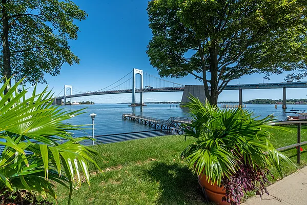 Sold by Lovett Realty, Inc. | media 21