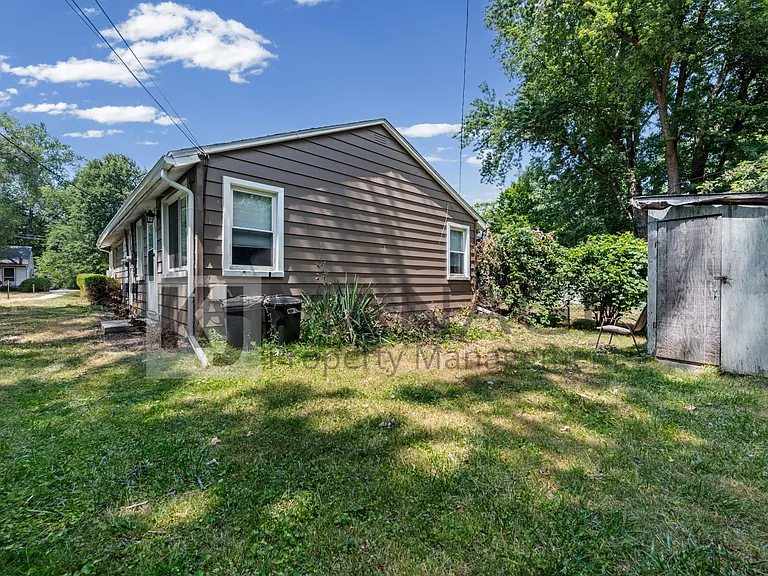 21730 Middlebelt Rd #B — Photo 11