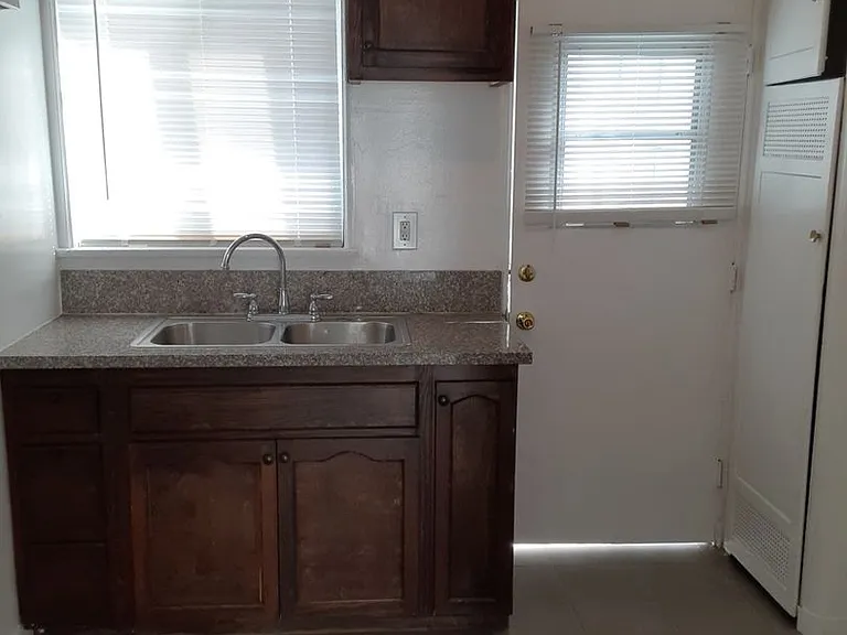 2815 Willow Pl #19 — Photo 11