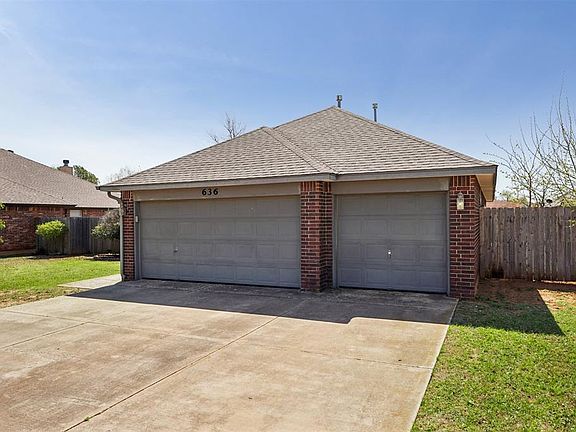 3rd image of 636 Hunters Way