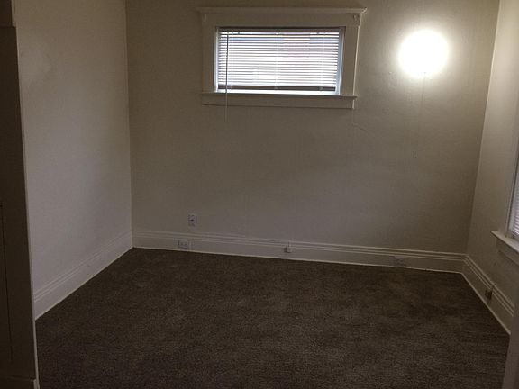 4th image of 1003 S Pine St APT 1