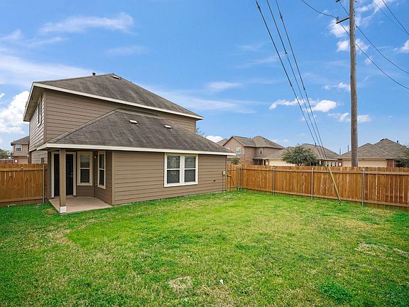 5th image of 19034 Moynihan Dr